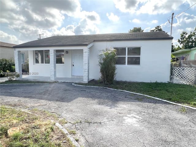 31 SW 67th Court 1, Miami, FL 33144