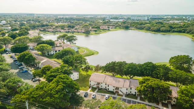 2900 Olivewood Terrace 201, Boca Raton, FL 33431