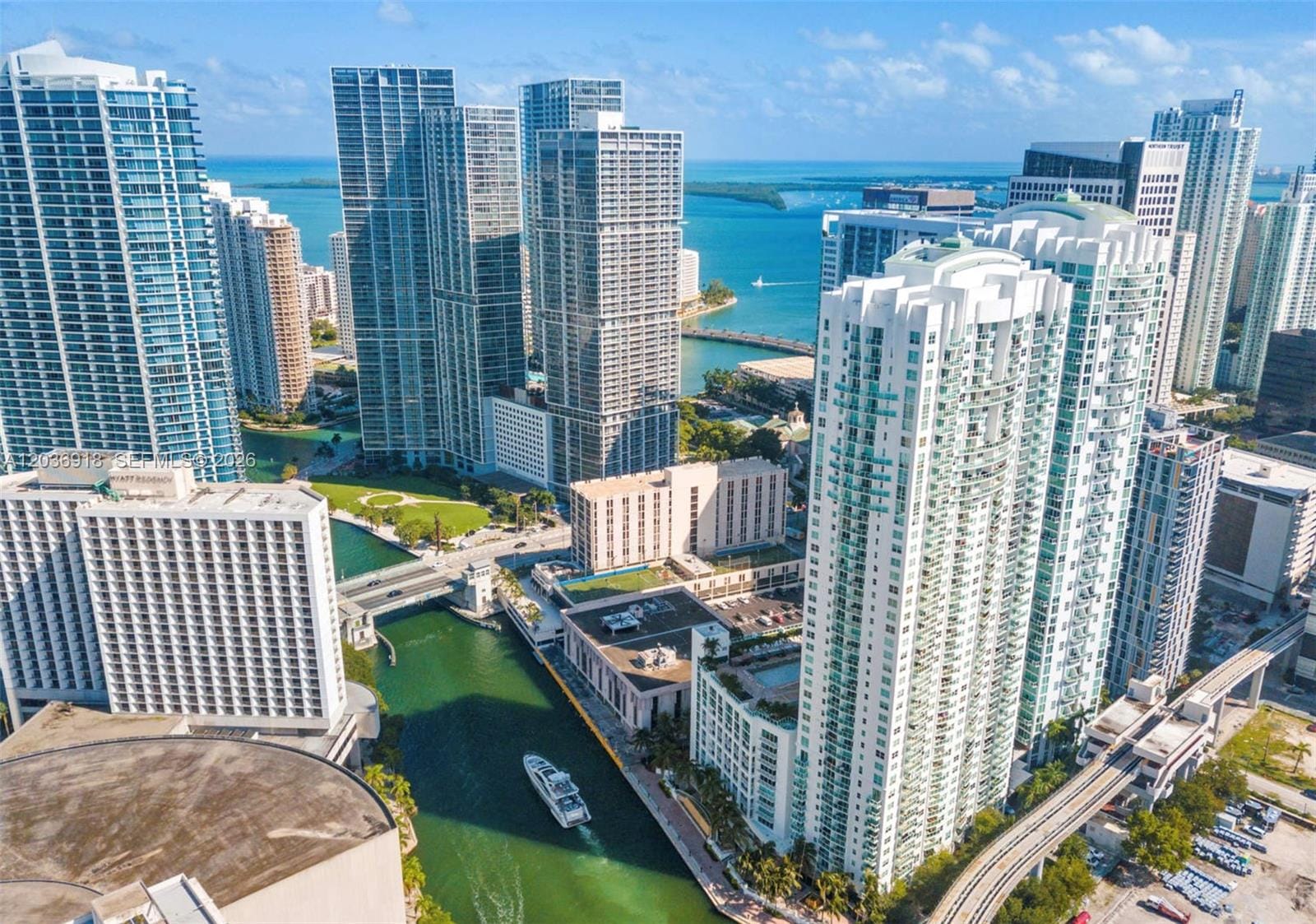 31 SE 5th Street 3812, Miami, FL 33131 photo 13