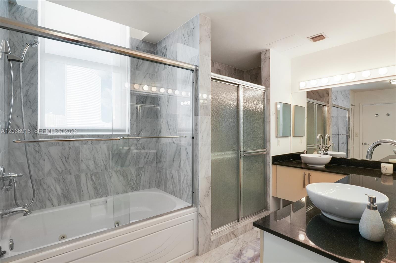 31 SE 5th Street 3812, Miami, FL 33131 photo 16