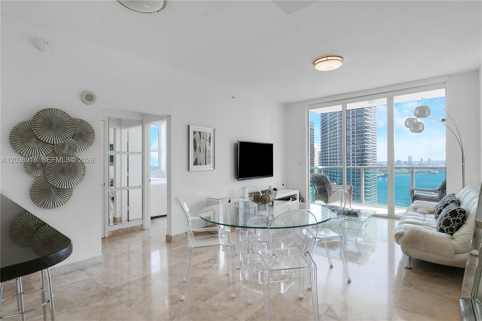 31 SE 5th Street 3812, Miami, FL 33131 photo 3