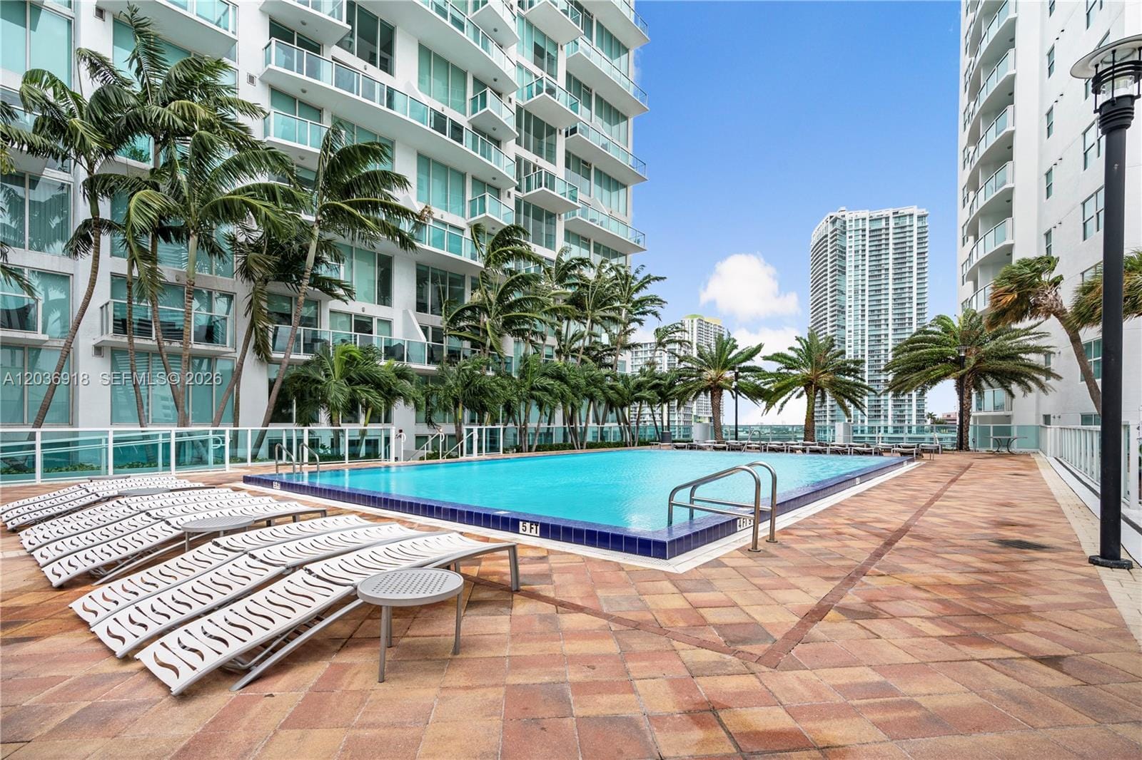 31 SE 5th Street 3812, Miami, FL 33131 photo 25