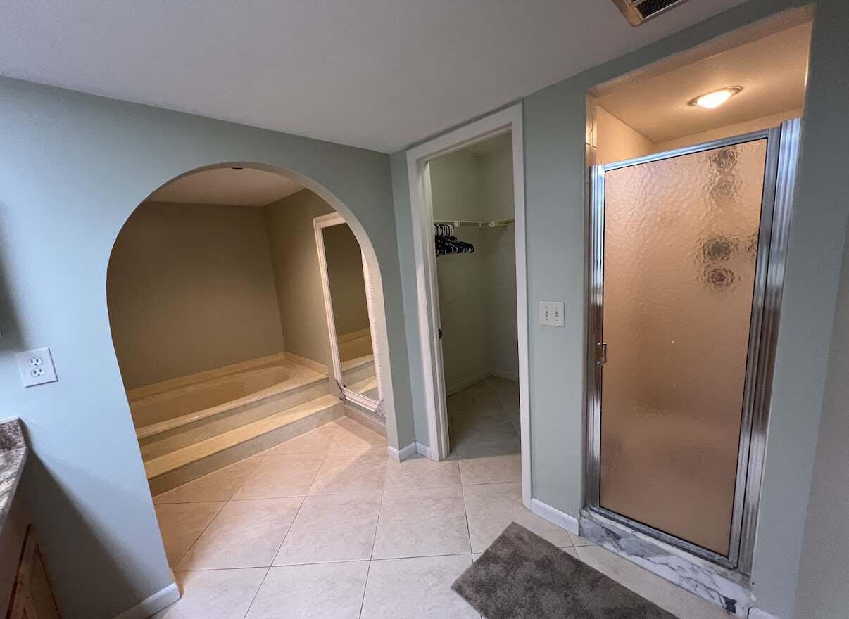 1639 Embassy Drive 202, West Palm Beach, FL 33401 photo 13