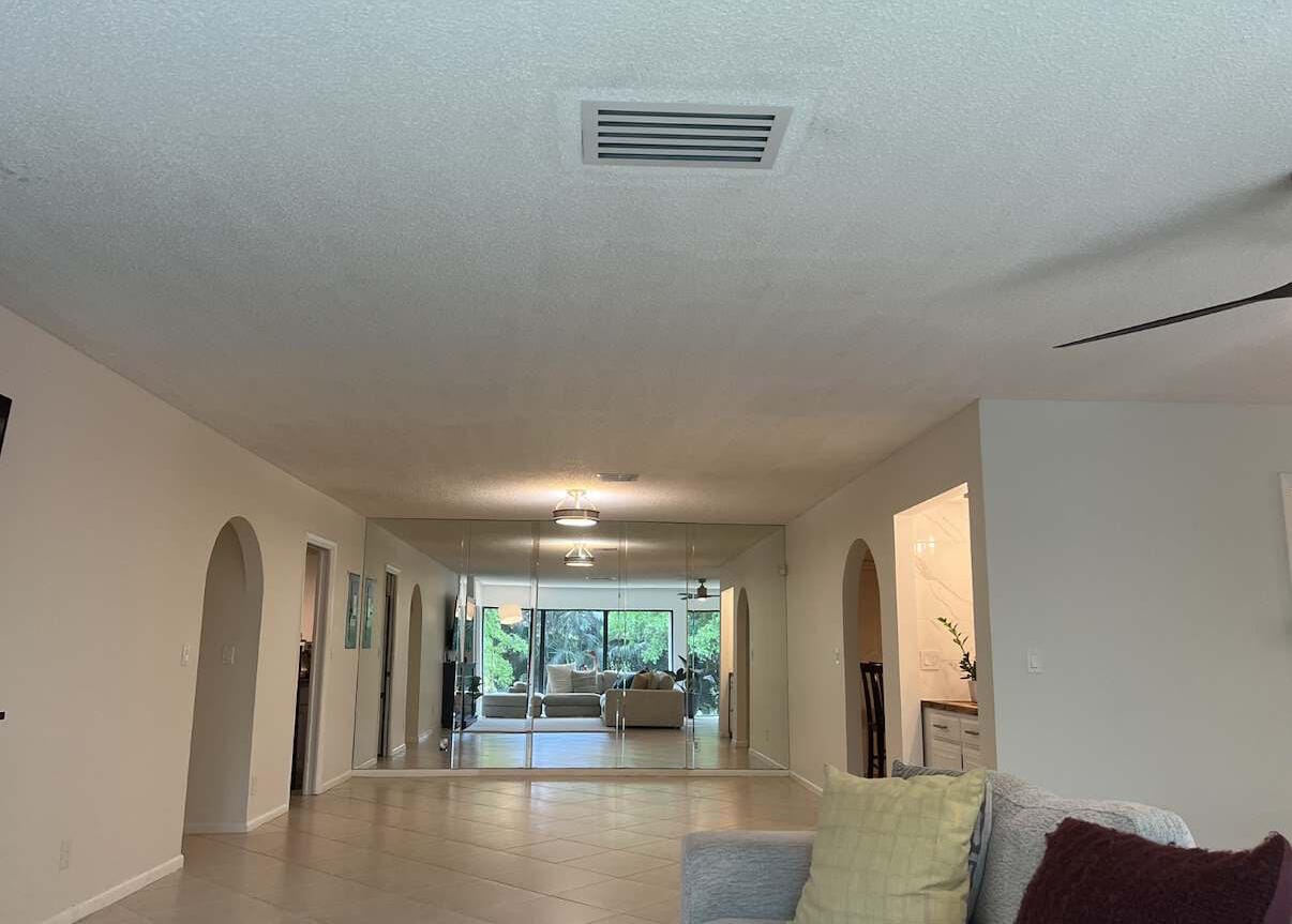 1639 Embassy Drive 202 — photo 4