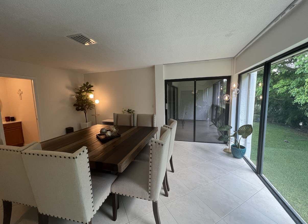 1639 Embassy Drive 202 — photo 5