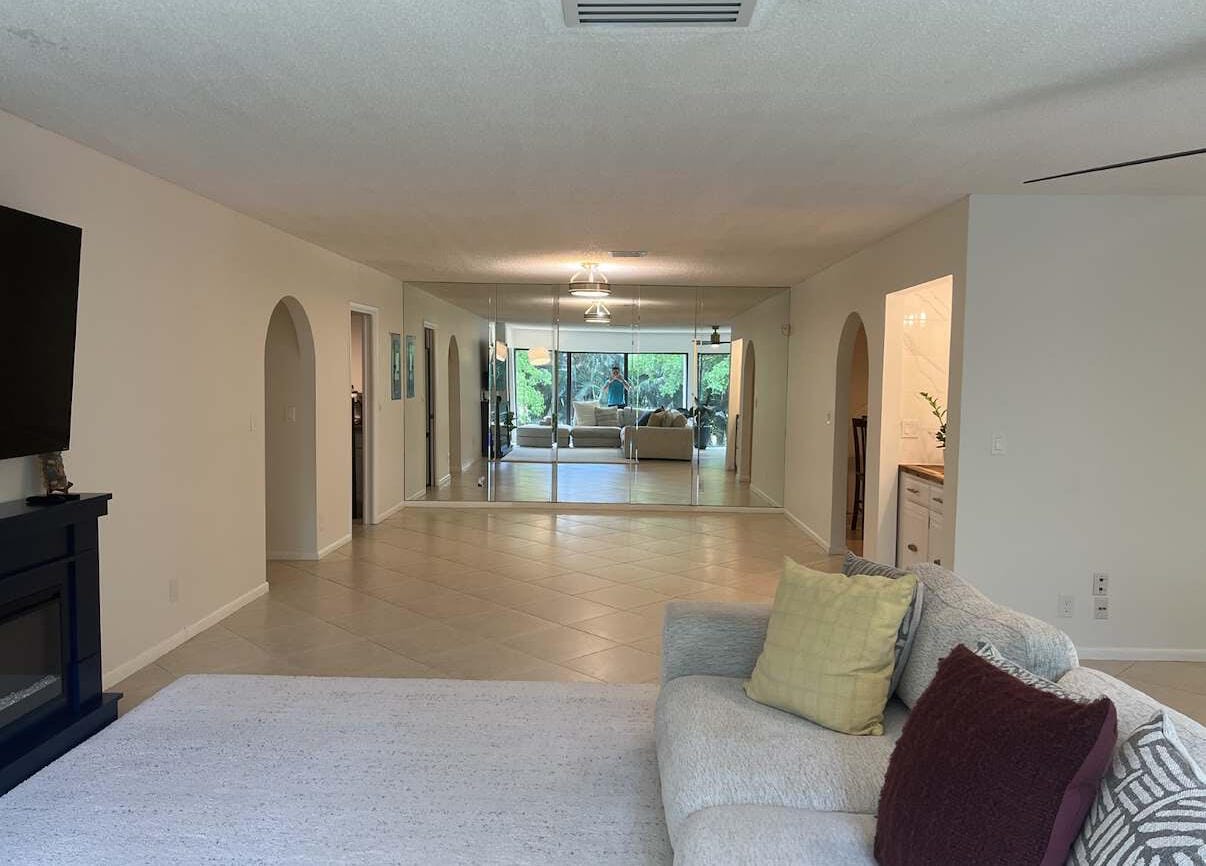 1639 Embassy Drive 202 — photo 6