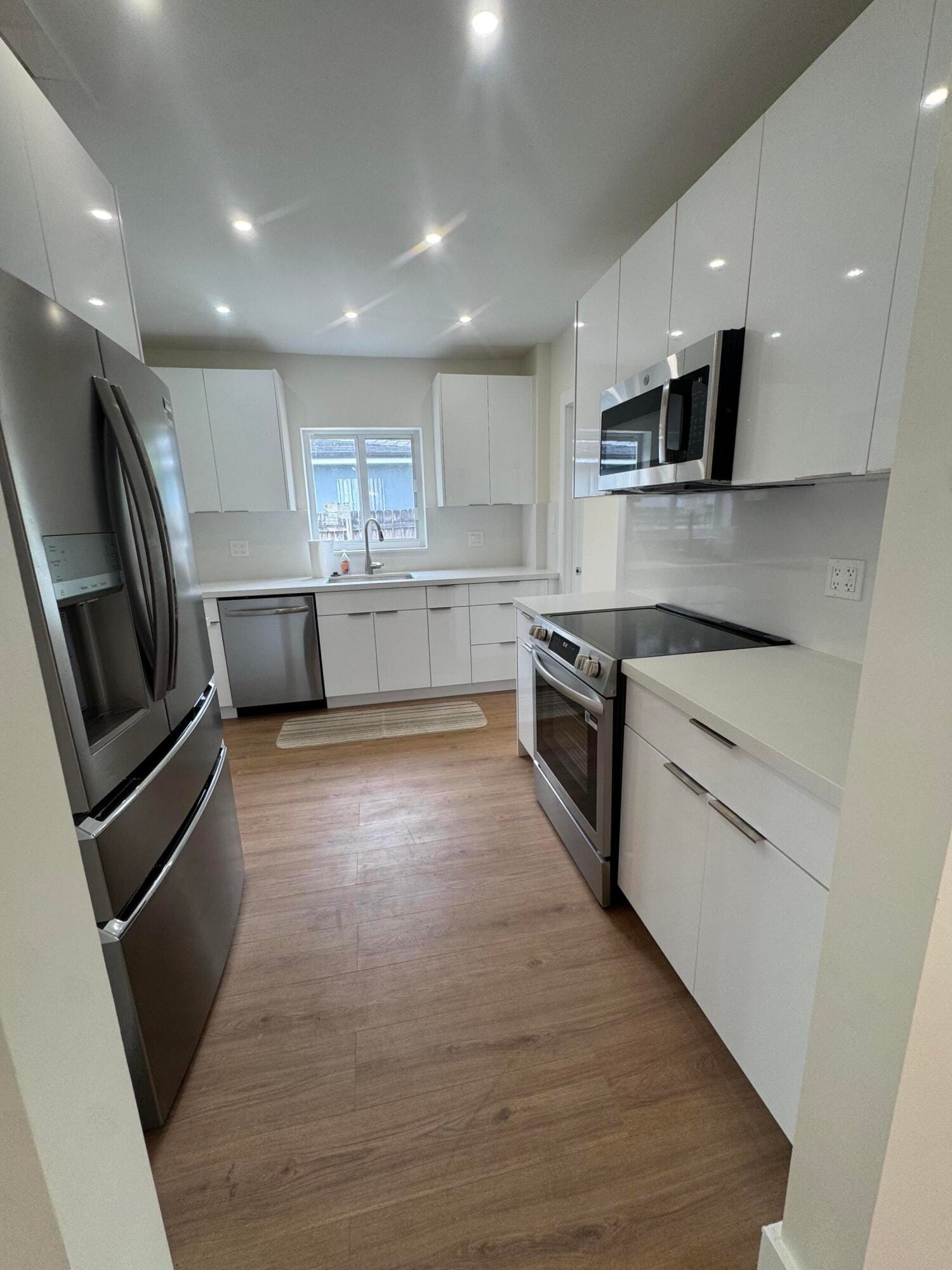 725 NE 160th Terrace — photo 10