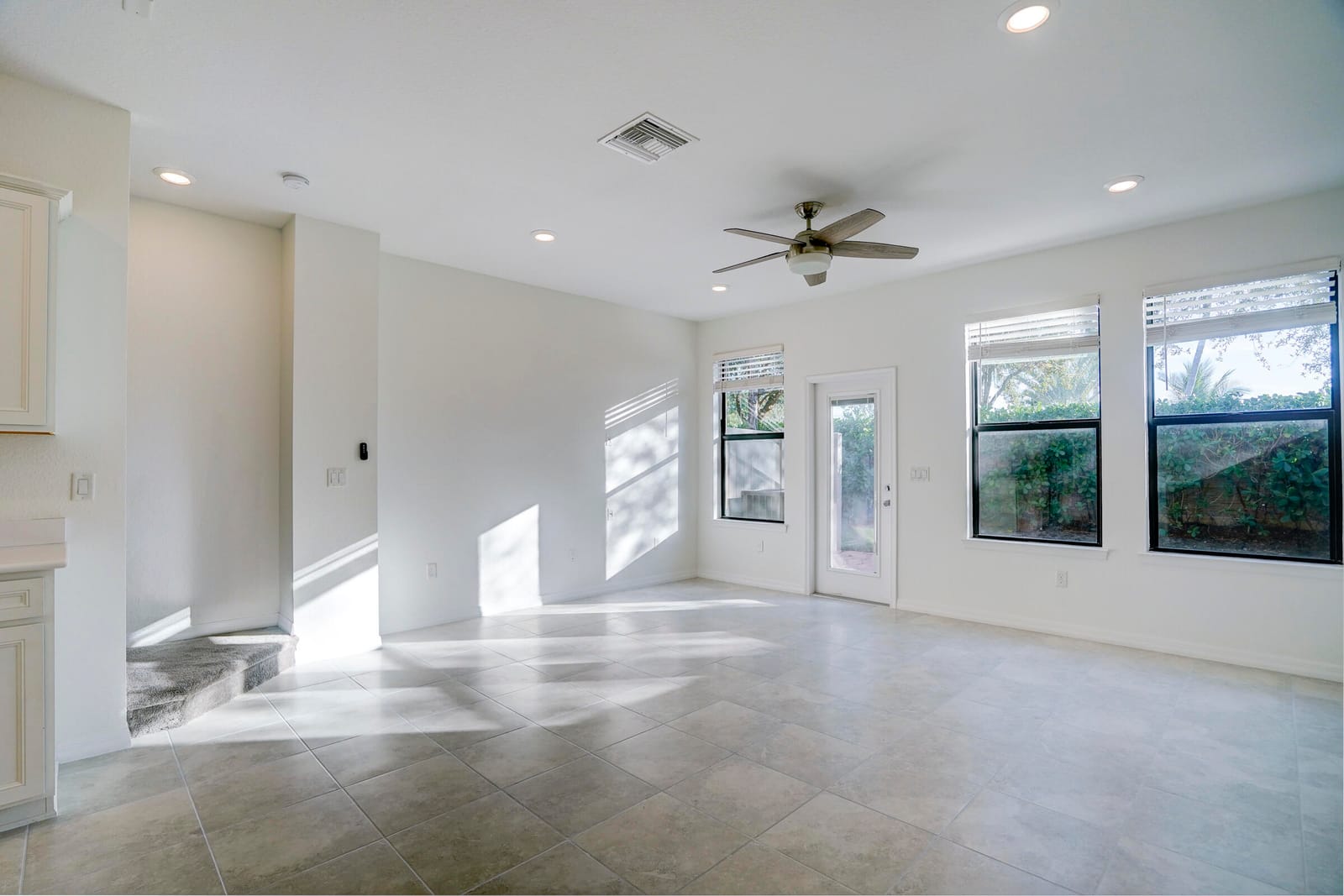 2418 Post Street, Palm Springs, FL 33406 photo 12