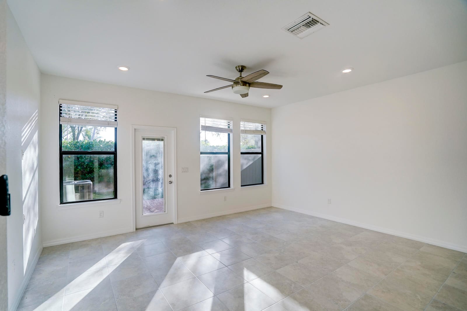 2418 Post Street, Palm Springs, FL 33406 photo 15