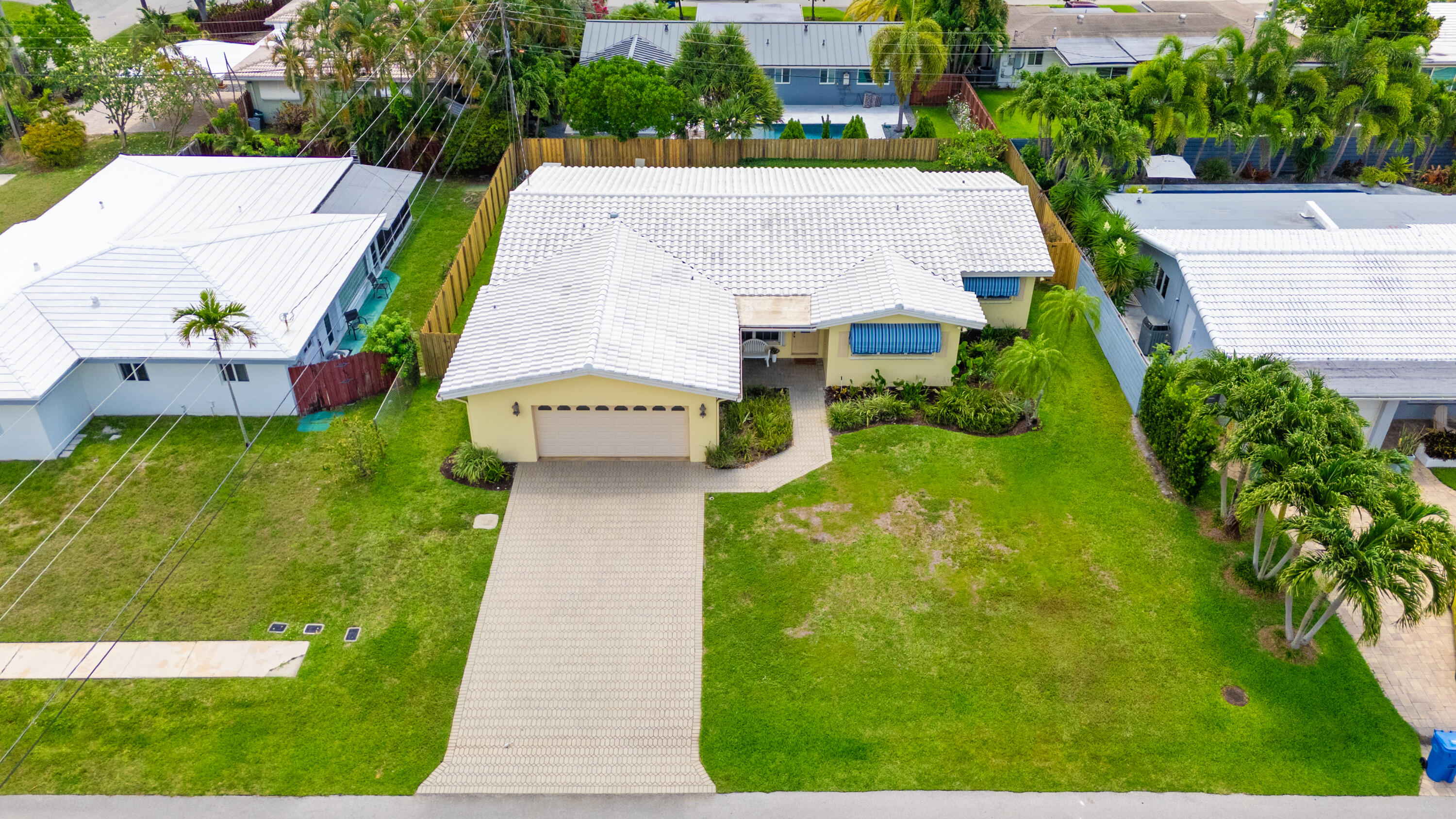 4240 NE 19th Avenue, Oakland Park, FL 33308