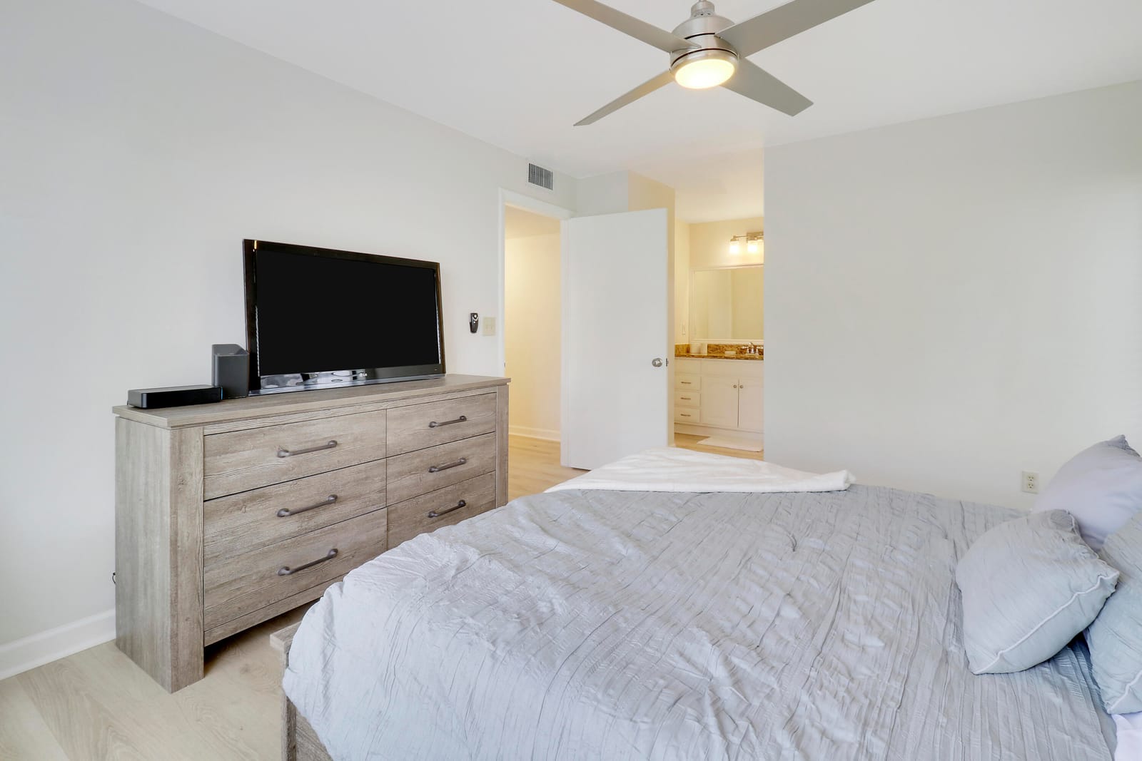 1107 Duncan Circle 102, Palm Beach Gardens, FL 33418 photo 14