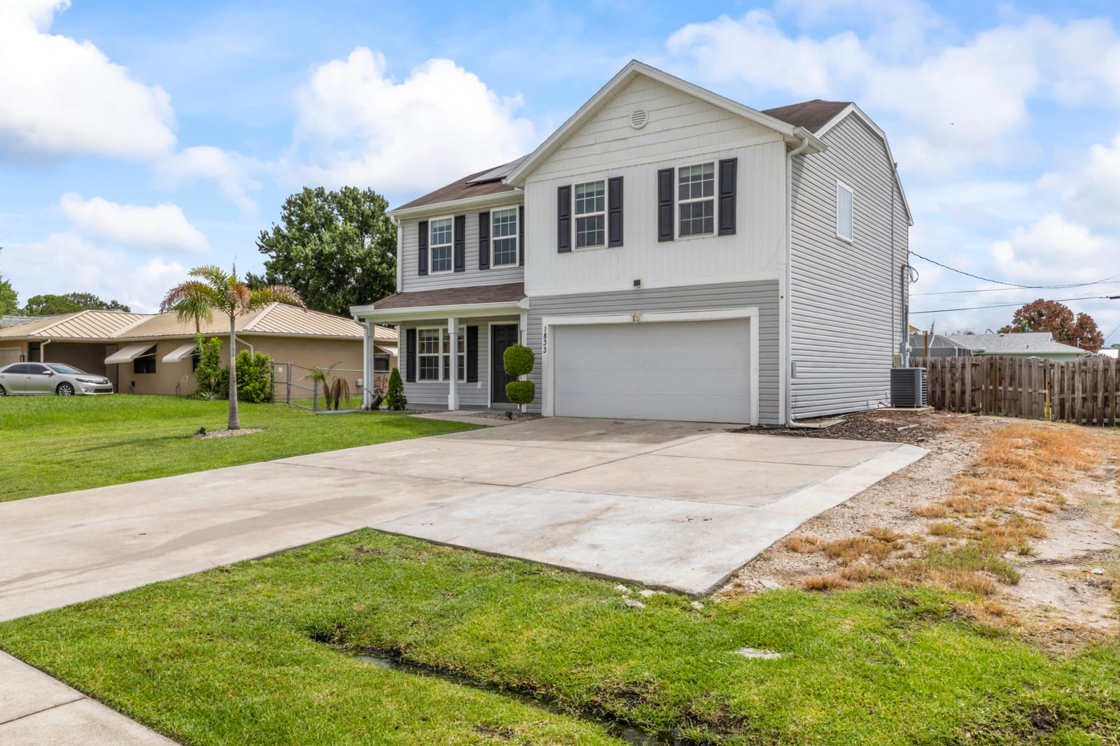 1833 SW Cameo Boulevard — photo 4