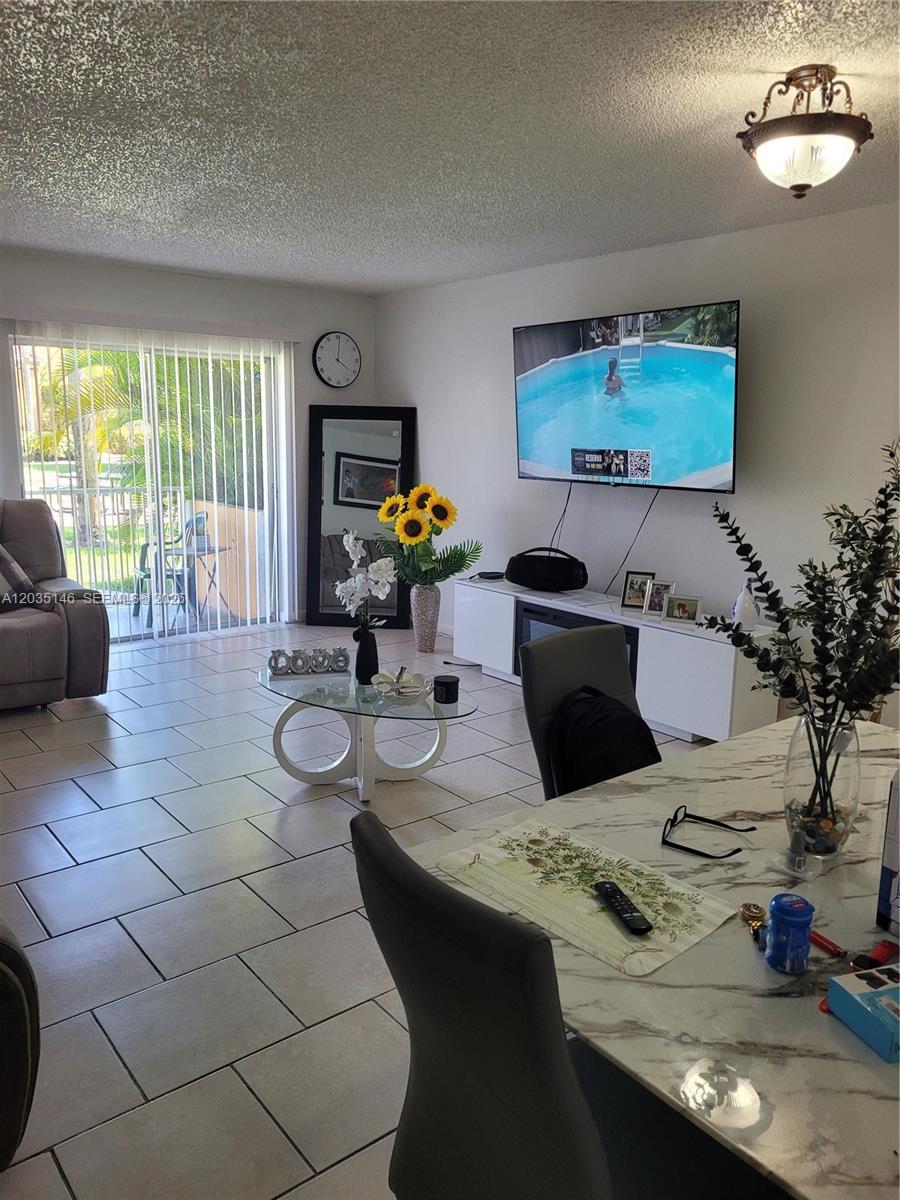 18101 NW 68th Avenue E105, Hialeah, FL 33015, Hialeah
