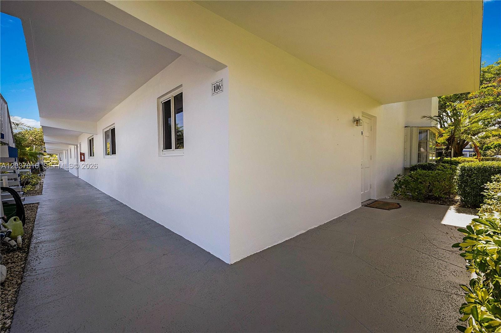 7 Westwood Avenue 106C, Tequesta, FL 33469 photo 4