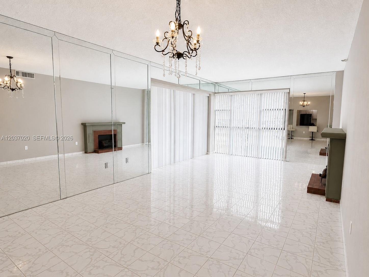 20505 E Country Club Drive 138, Aventura, FL 33180, Aventura