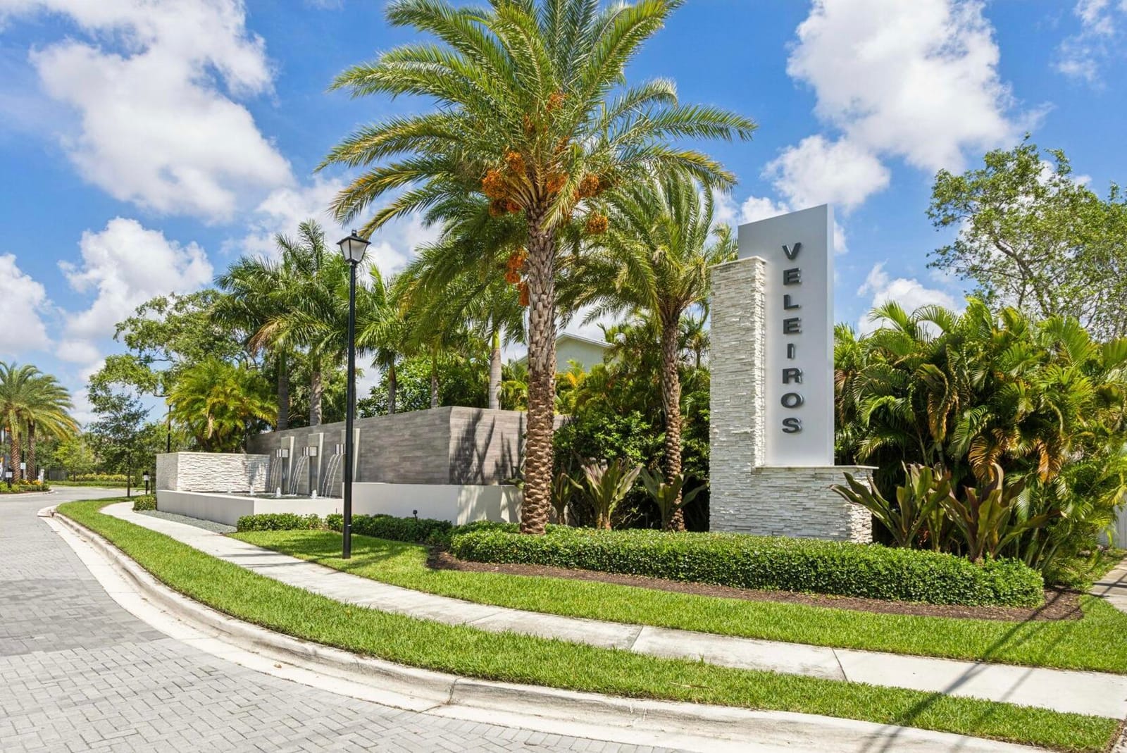 1070 Veleiros Boulevard — photo 3
