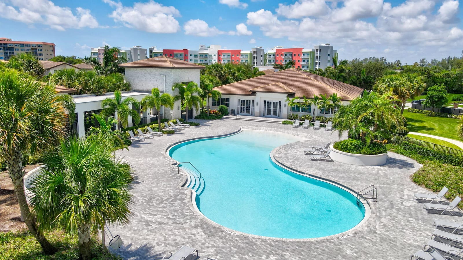 1070 Veleiros Boulevard — photo 4