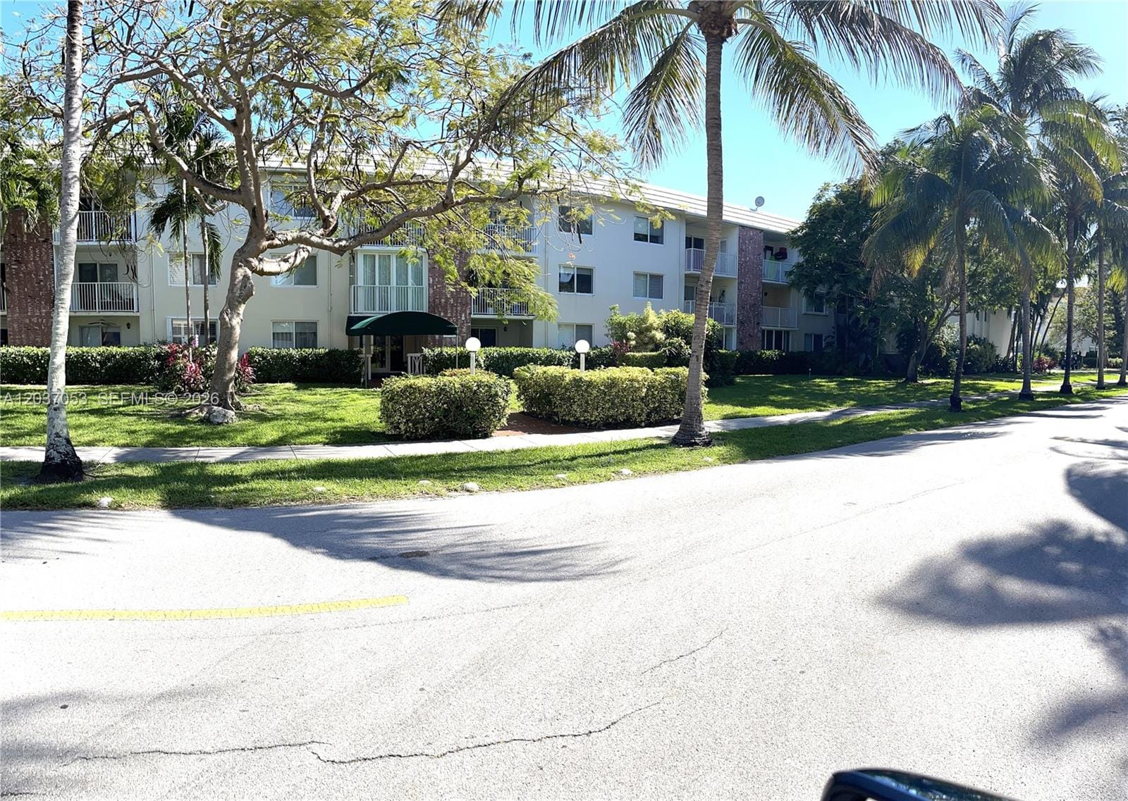 240 Galen Drive 214, Key Biscayne, FL 33149 photo 2