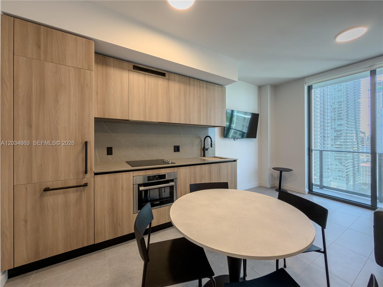 121 NE 5th Street 2211, Miami, FL 33132, Miami