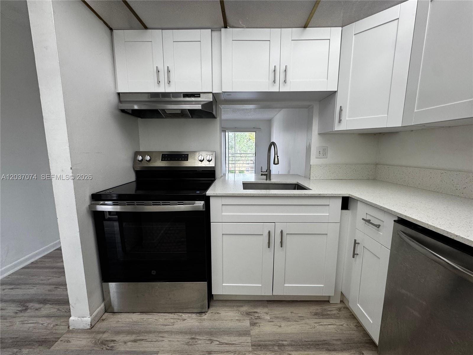 2800 NW 56th Avenue D401 — photo 2