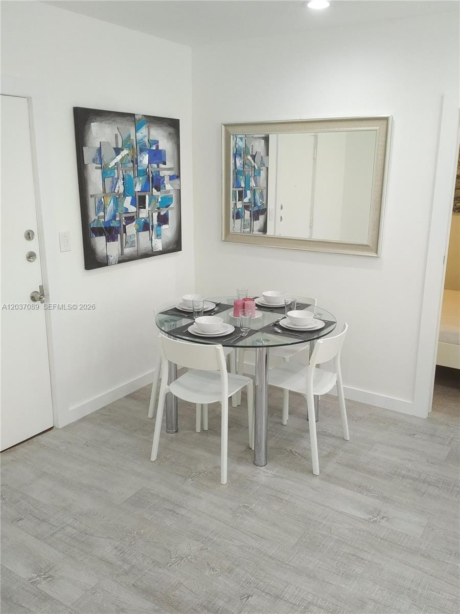 1525 Meridian Avenue 205 — photo 6