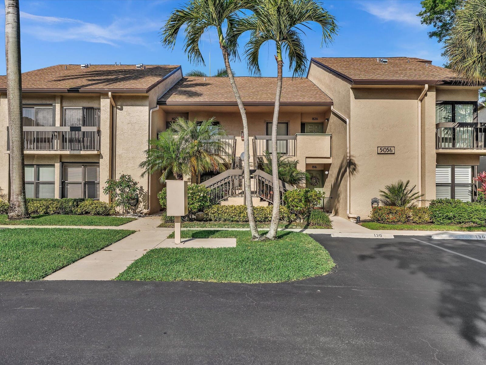 5056 Oakhill Lane 825, Delray Beach, FL 33484