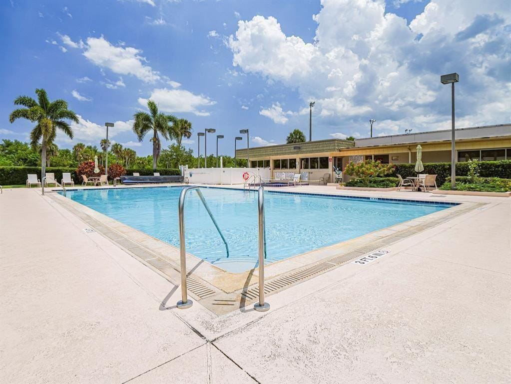 53 Woodland Drive 105, Vero Beach, FL 32962 photo 16