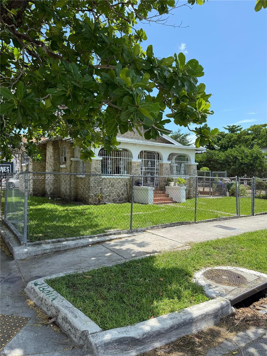 1269 NW 4th Street, Miami, FL 33125, Miami