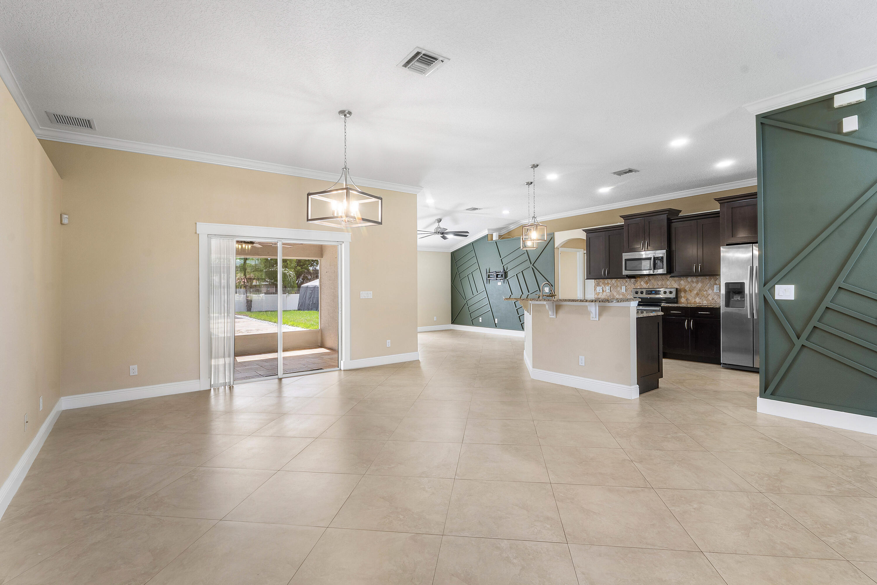 3349 SW Hill Street — photo 9