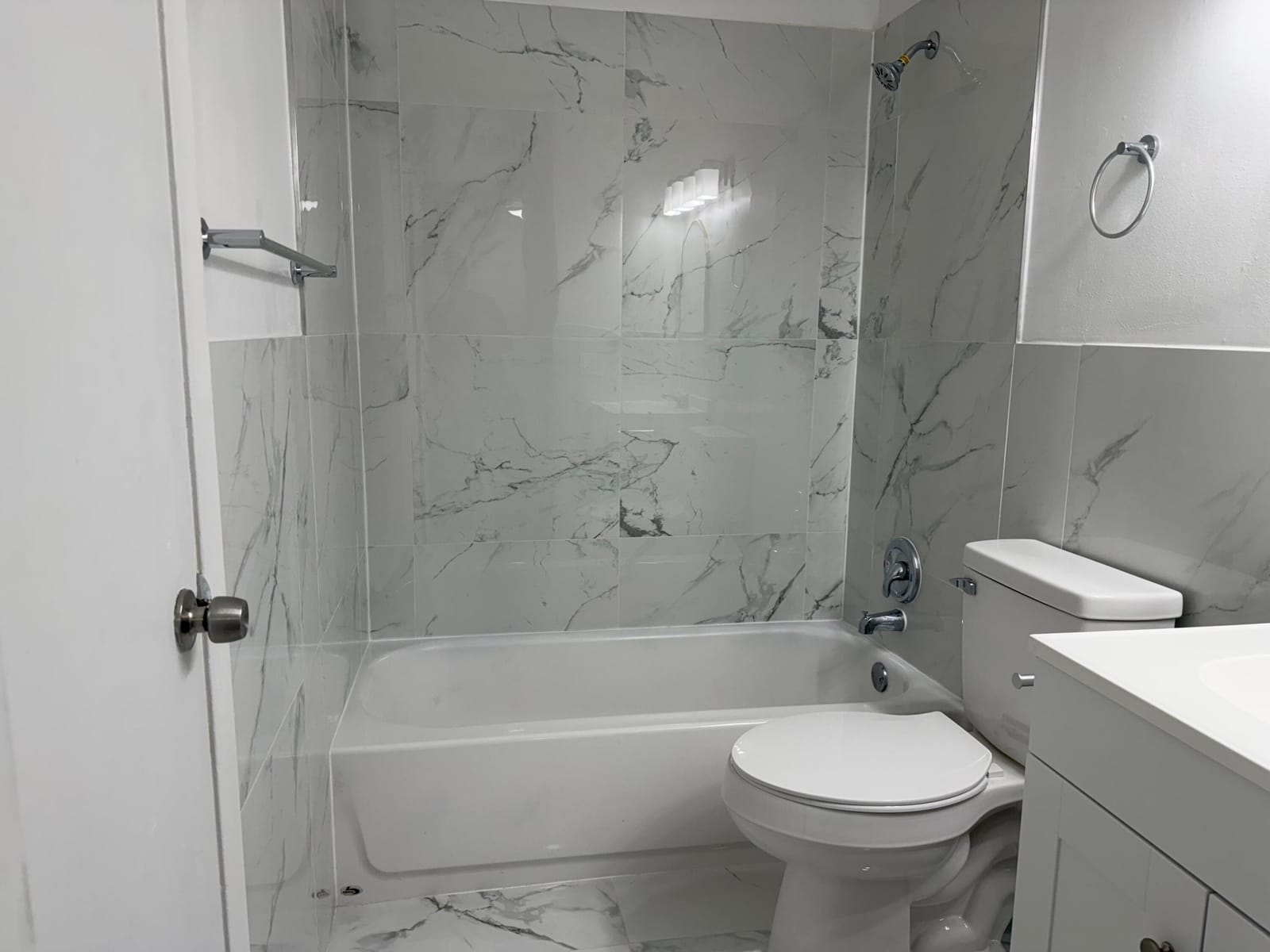 2552 NW 52nd Avenue B19 — photo 4