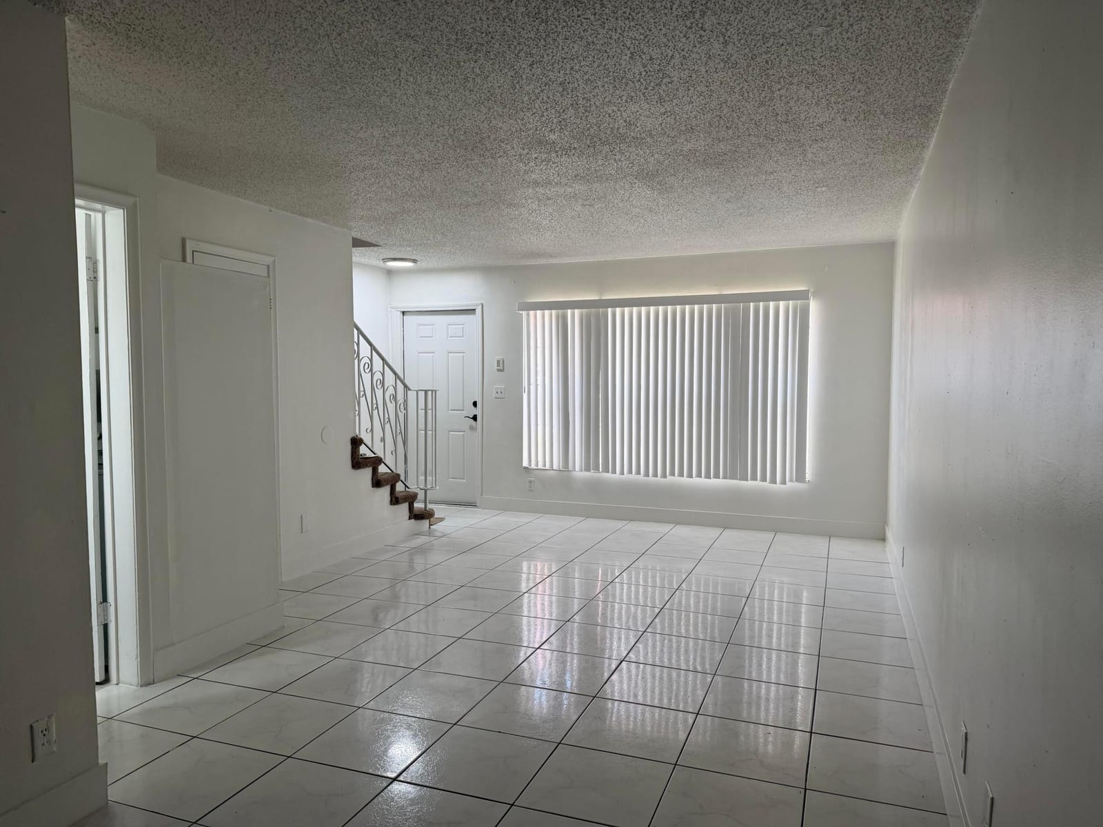 2552 NW 52nd Avenue B19 — photo 6