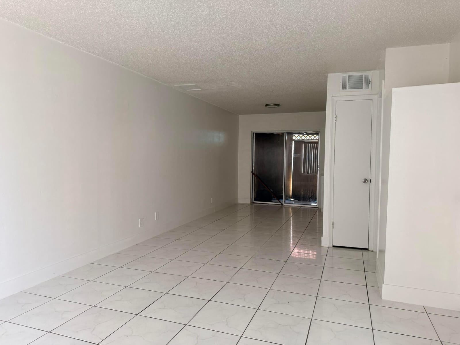 2552 NW 52nd Avenue B19 — photo 7