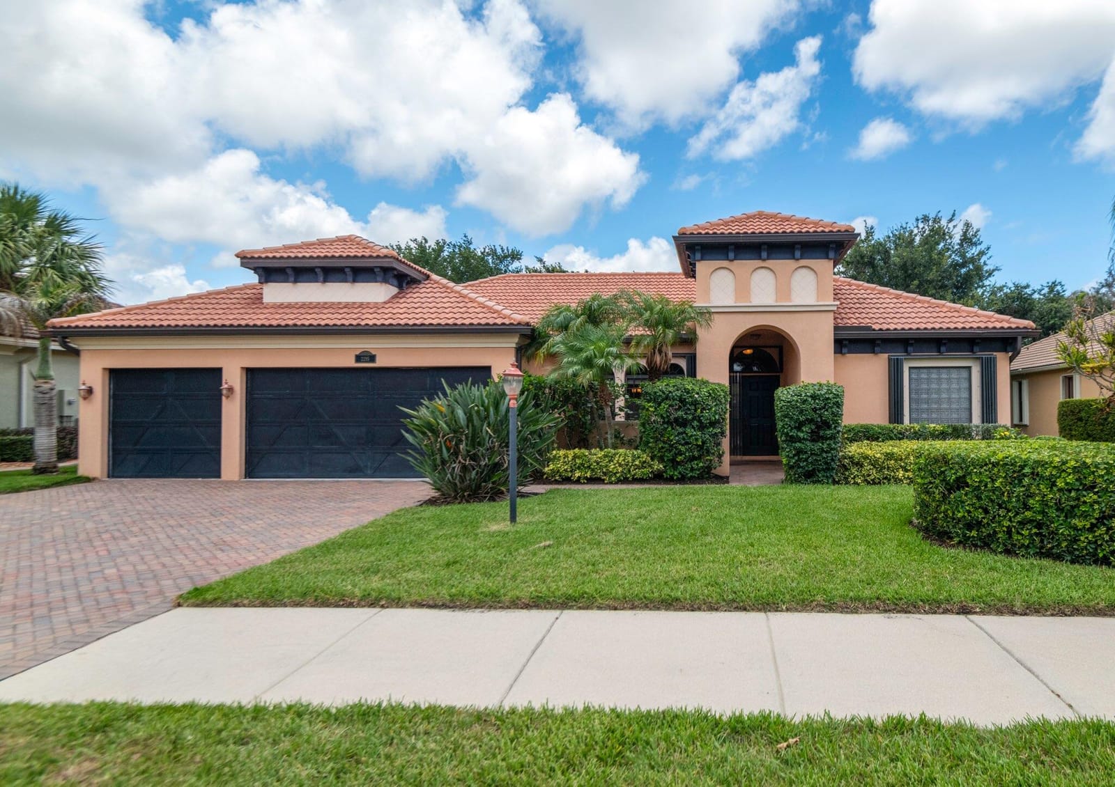2295 NW Diamond Creek Way, Jensen Beach, FL 34957 photo 2