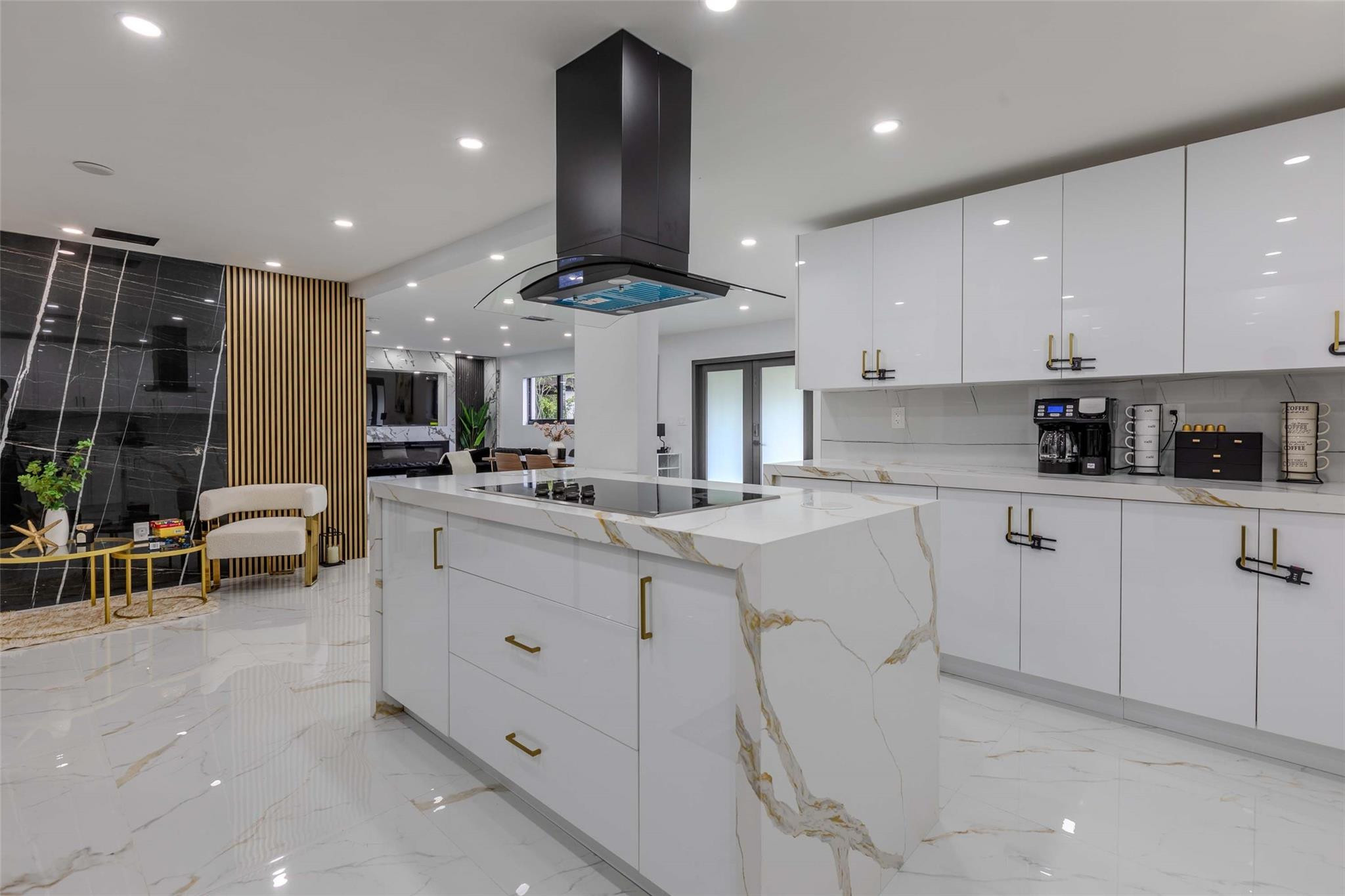 2633 NW Taft Street, Hollywood, FL 33020, Hollywood