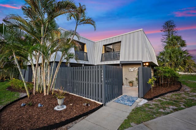 3840 SE Jefferson Street, The Court Yards, Stuart, FL