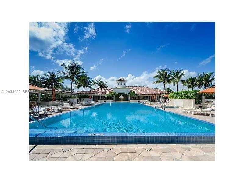19900 E Country Club Drive 218, Aventura, FL 33180 photo 8