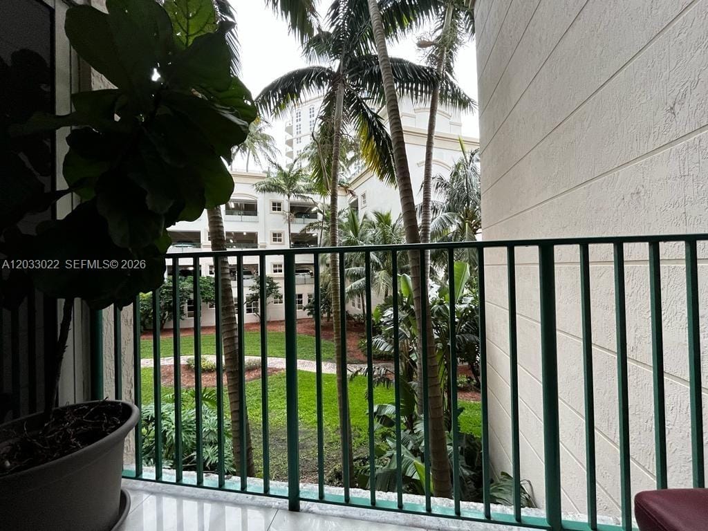 19900 E Country Club Drive 218, Aventura, FL 33180 photo 9