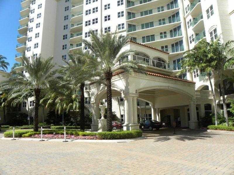 19900 E Country Club Drive 218, Aventura, FL 33180, Aventura