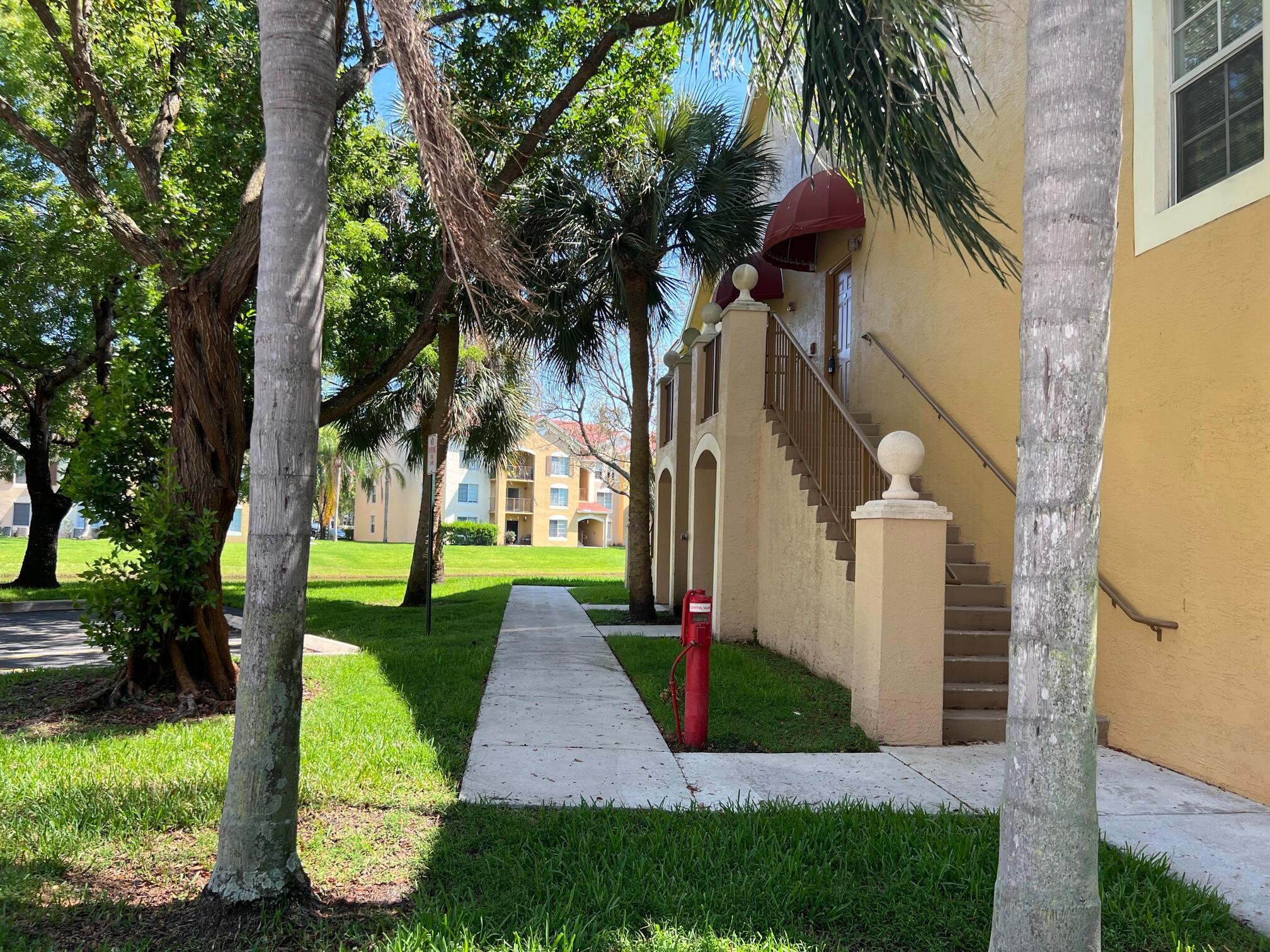 4220 San Marino Boulevard 201, West Palm Beach, FL 33409, West Palm Beach