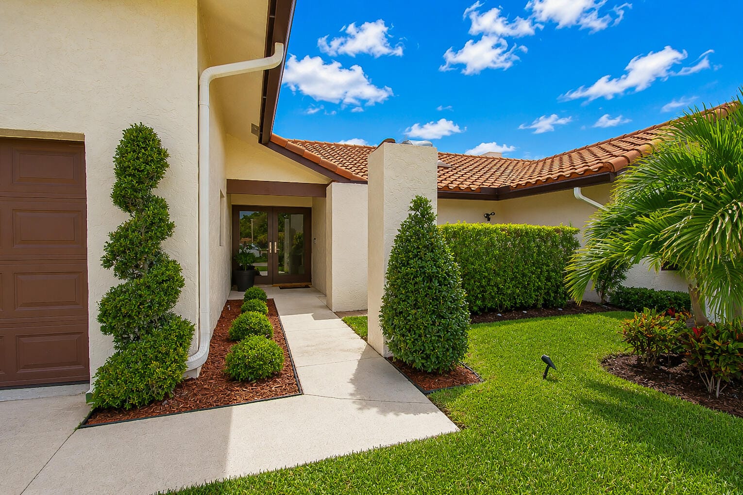 22209 Morning Glory Terrace — photo 4
