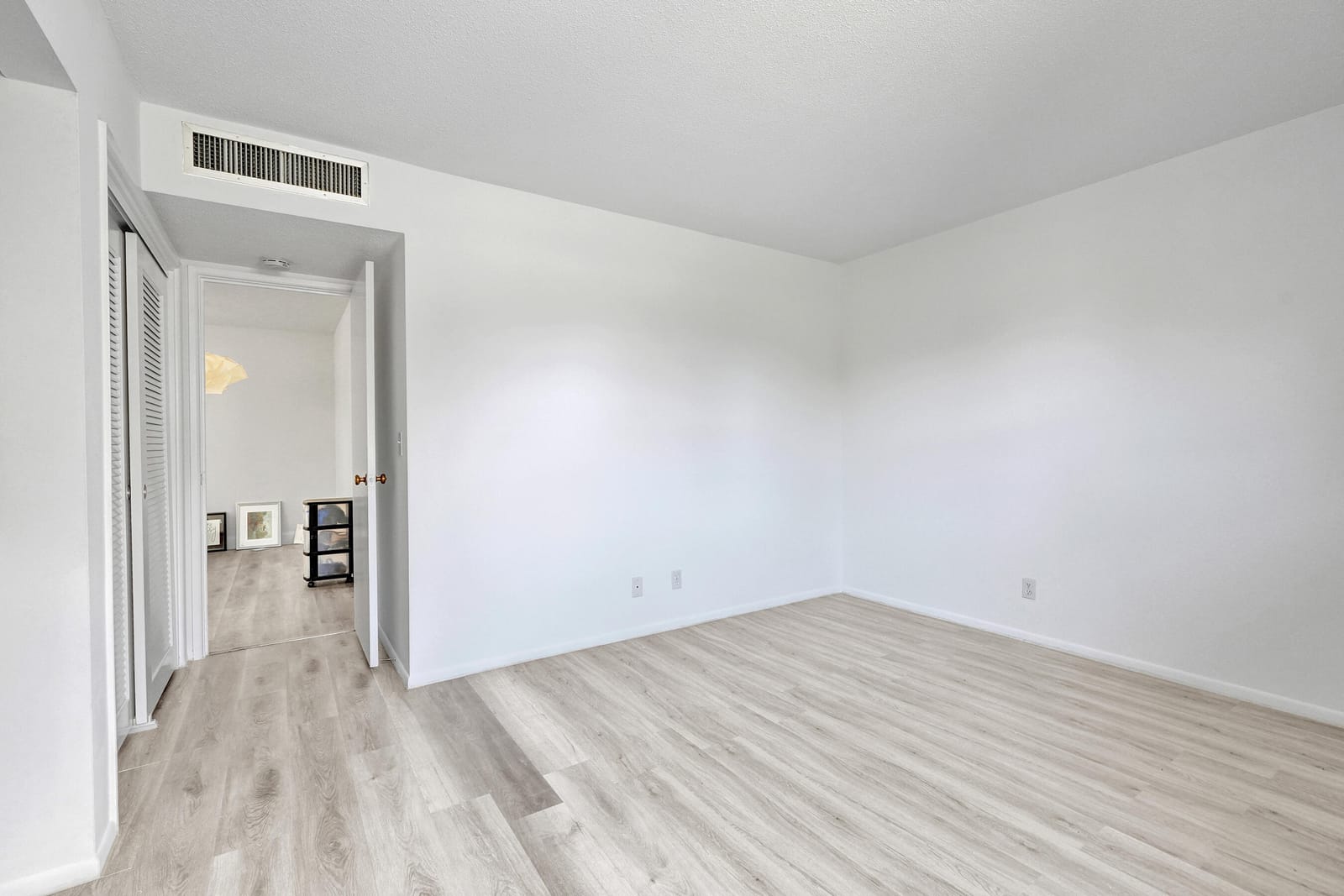 2540 Boundbrook Boulevard 205, West Palm Beach, FL 33406 photo 5