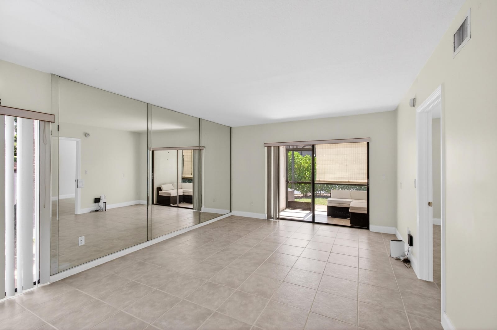 351 Club Circle 101, Boca Raton, FL 33487 photo 18