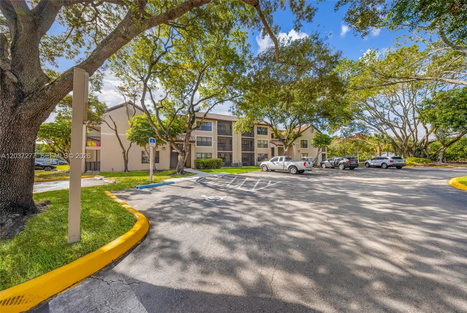 4381 W Mcnab Road 20, Pompano Beach, FL 33069 photo 3