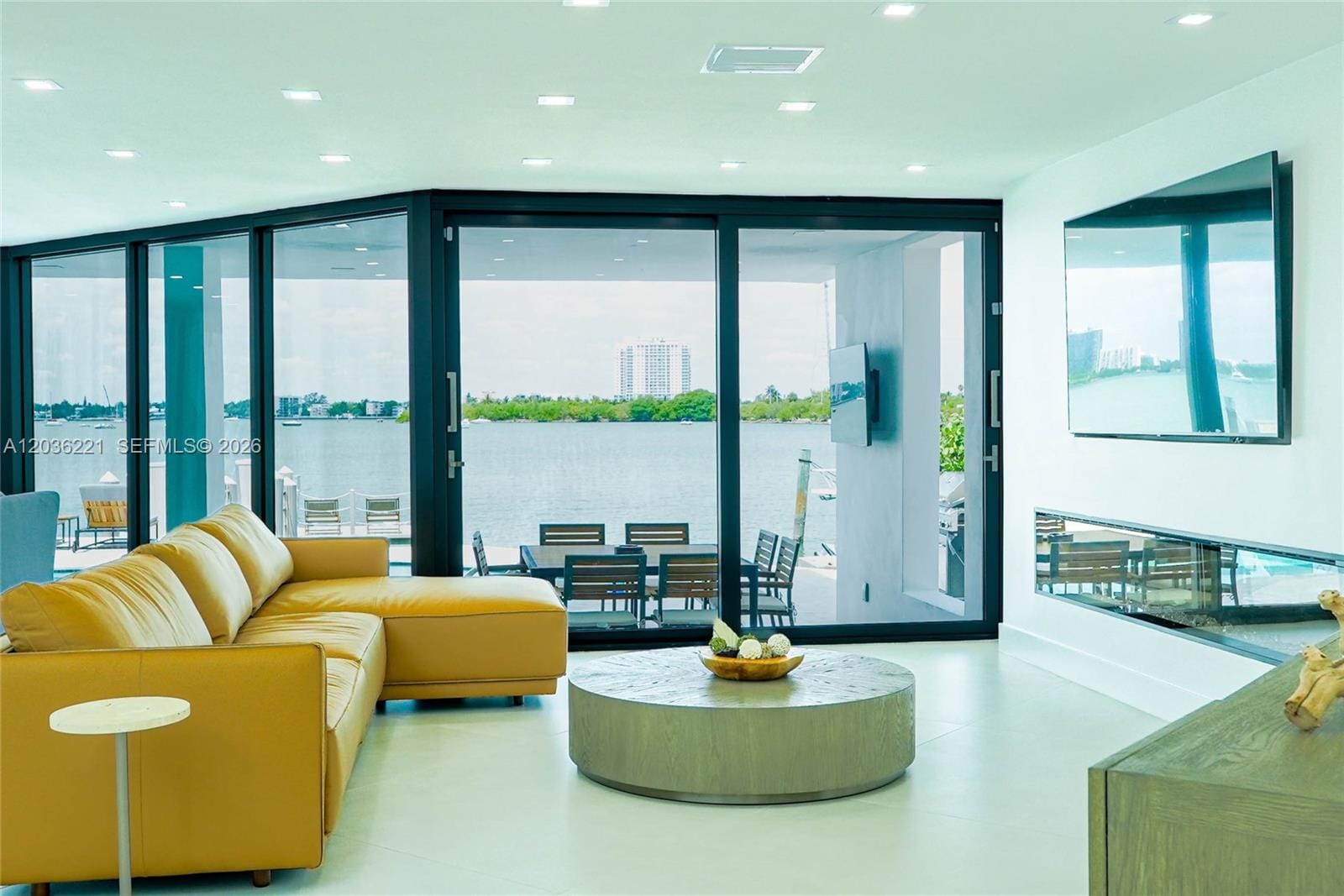 7720 Miami View Drive — photo 3