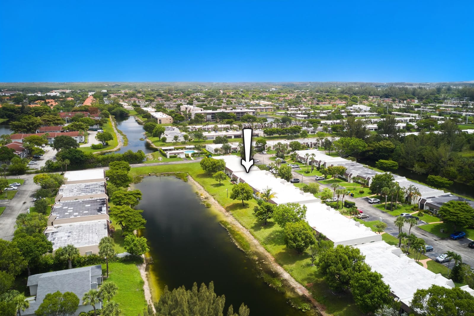 175 Lake Susan Lane, West Palm Beach, FL 33411 photo 2