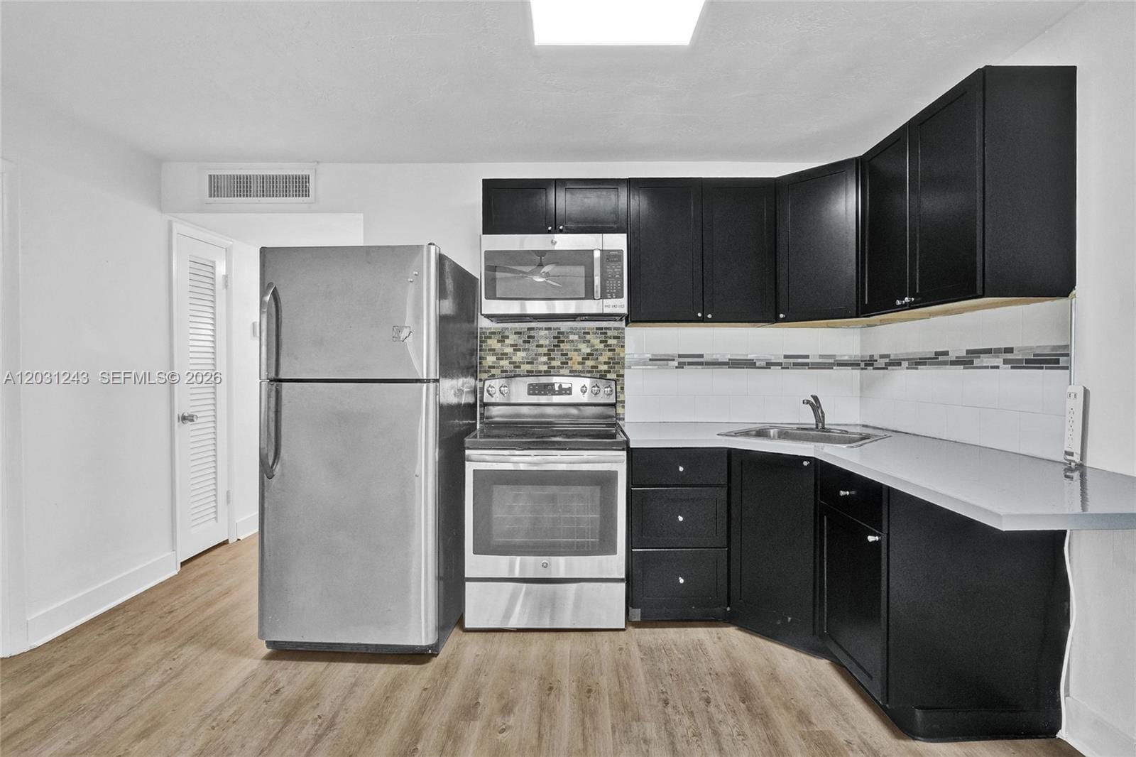 1400 NE 191st Street 343 — photo 7