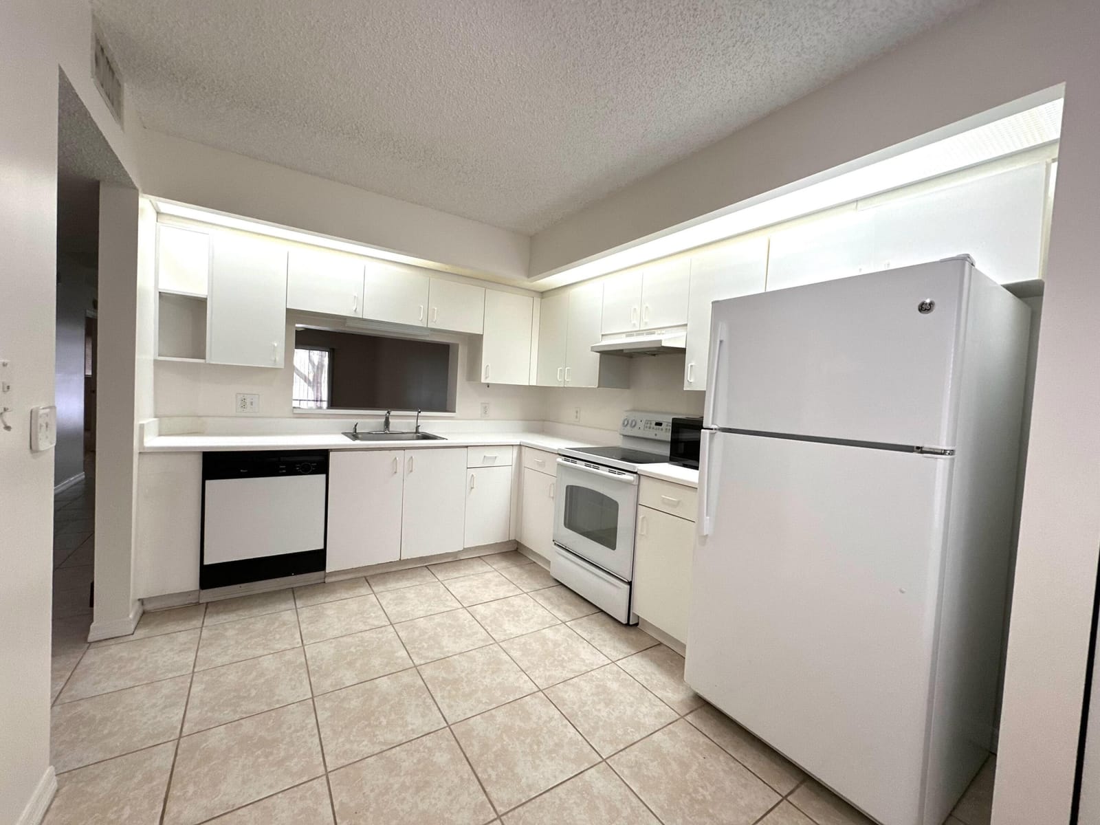 1400 SW 137 Avenue 107f, Pembroke Pines, FL 33027 photo 6