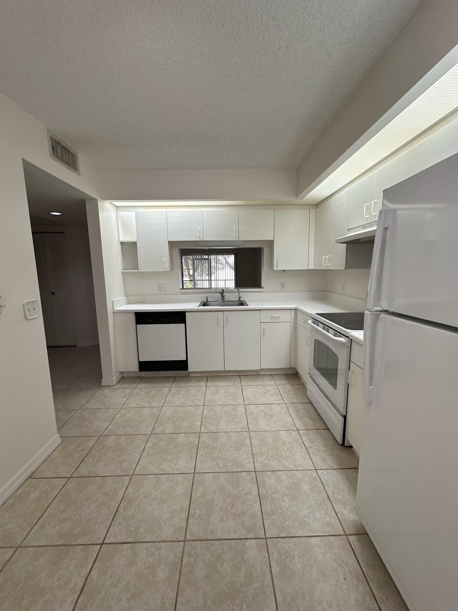 1400 SW 137 Avenue 107f, Pembroke Pines, FL 33027 photo 8