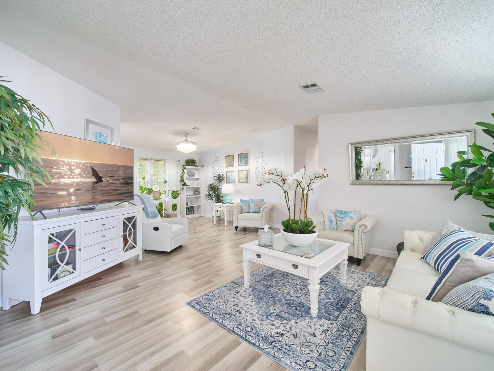 8126 Meadowlark Lane — photo 4