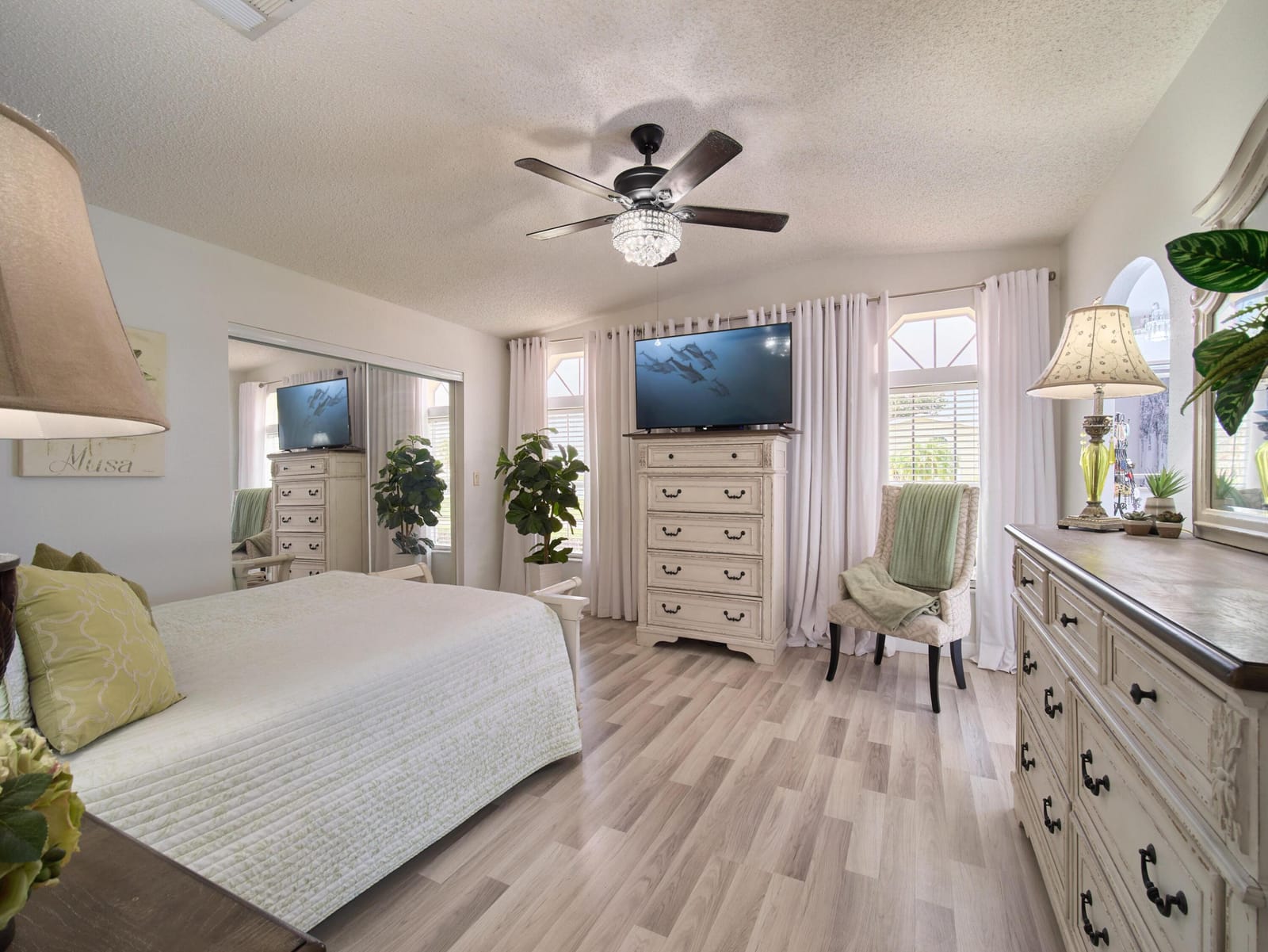 8126 Meadowlark Lane — photo 10